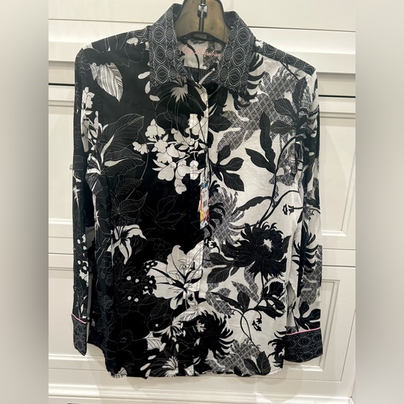 ROBERT GRAHAM Woman’s “Carrie” Floral Shirt - MSRP $258 - Picture 1 of 8